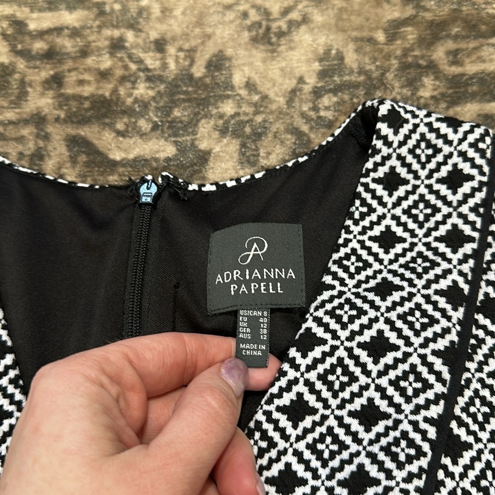 Adrianna Papell Black and White Mini Dress V Neck Size 8 - Picture 6 of 10